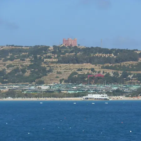 Welcome Families & Groups Close To 3 Bedroom *