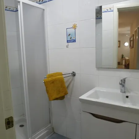 Welcome Families & Groups Close To 3 Bedroom Appartement Mellieħa