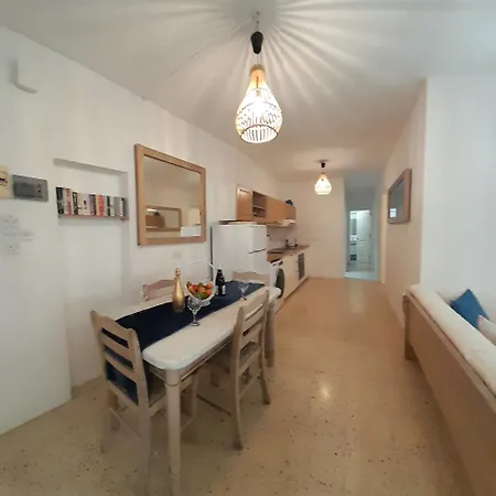 Welcome Families & Groups Close To 3 Bedroom